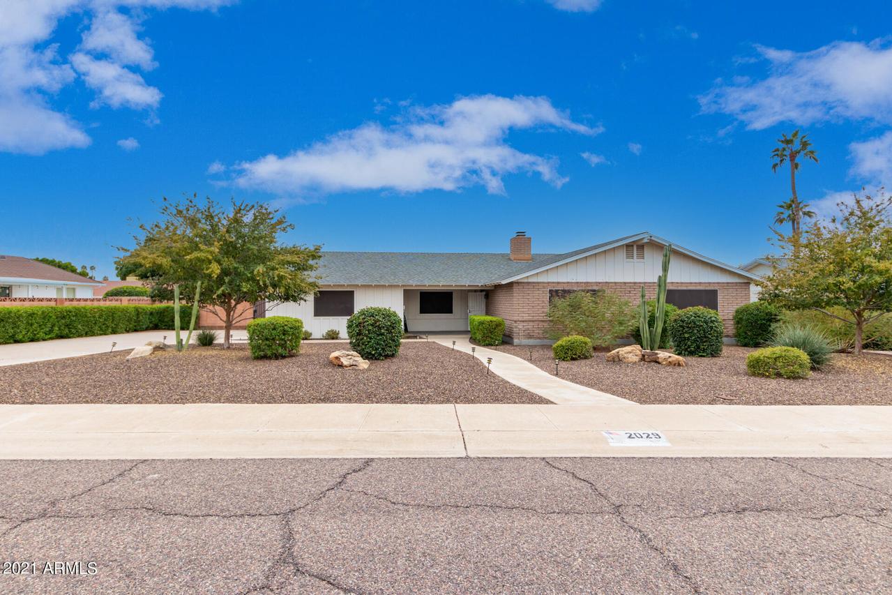 2029 E Flynn Ln., Phoenix, AZ 85016