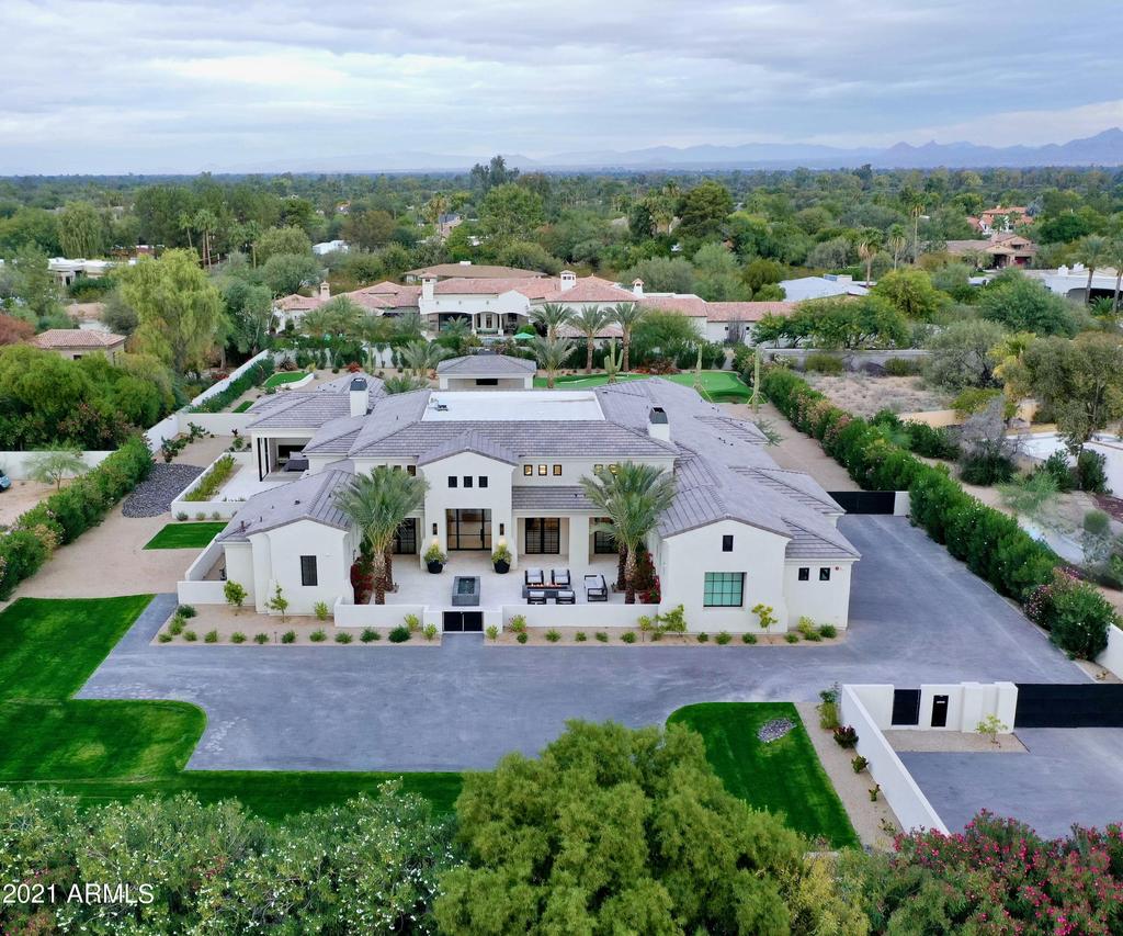 6830 E Hummingbird Ln., Paradise Valley, AZ 85253