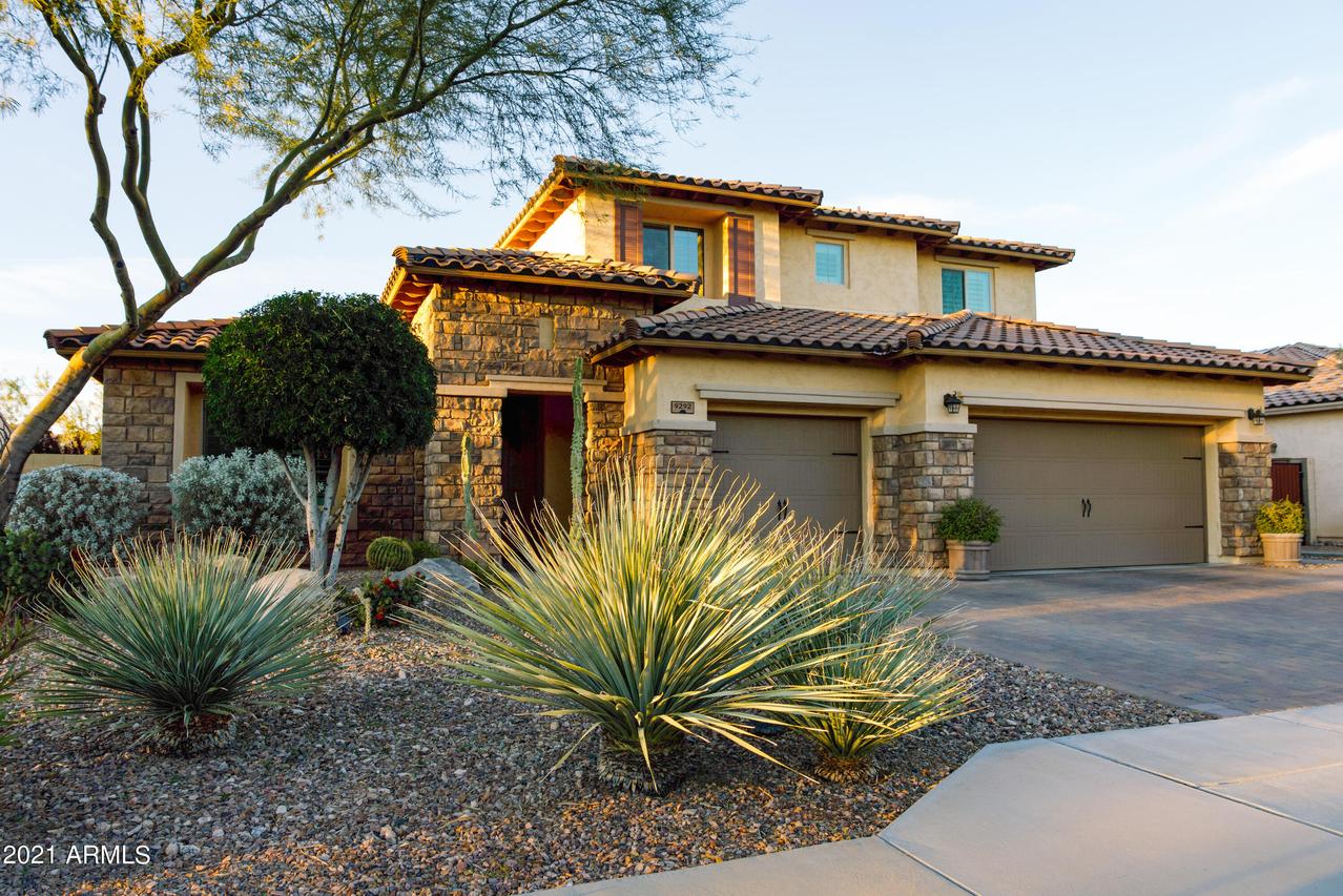 9292 W Buckhorn Tr., Peoria, AZ 85383