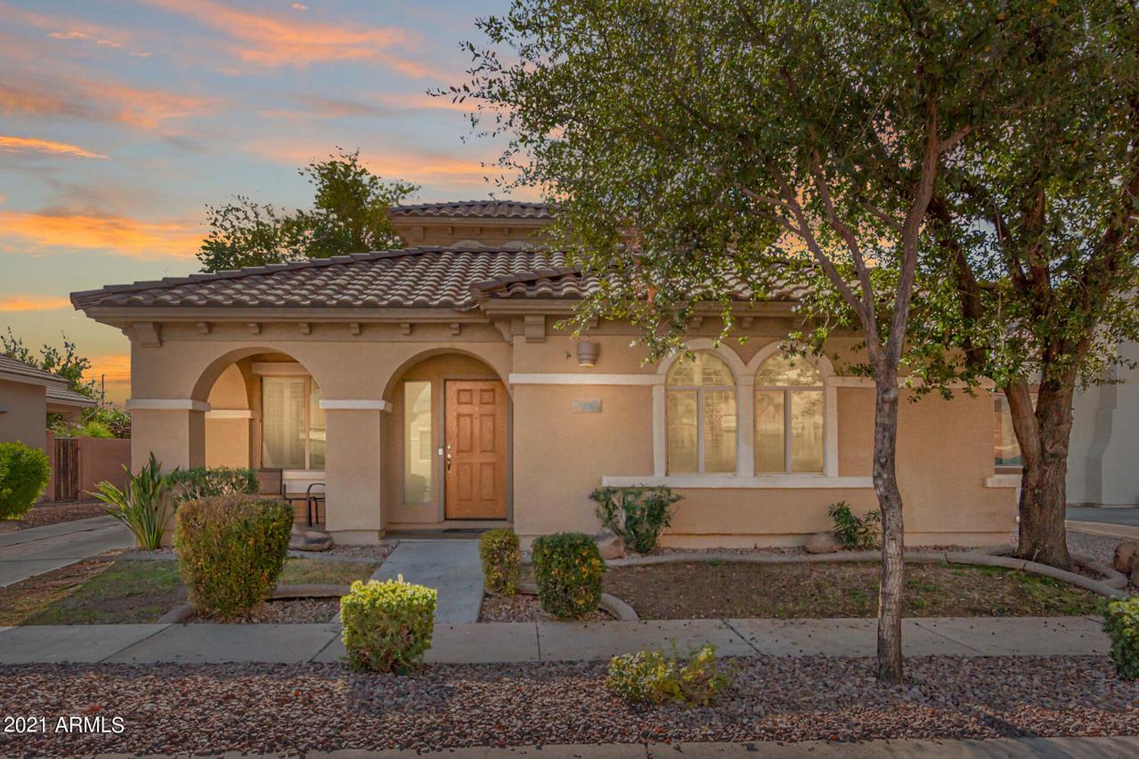 975 E Runaway Bay Pl., Chandler, AZ 85249