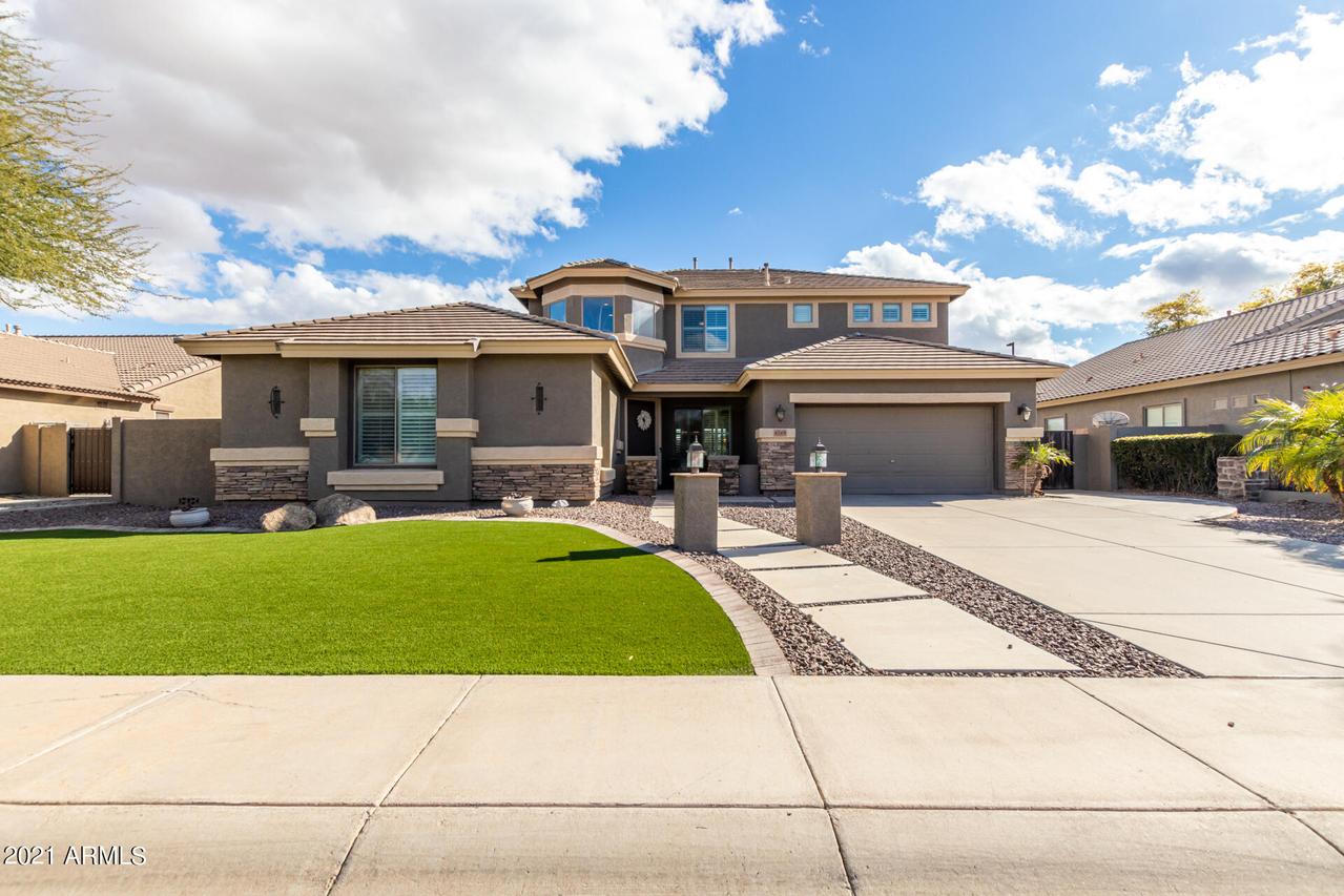 6749 S Seneca Way, Gilbert, AZ 85298