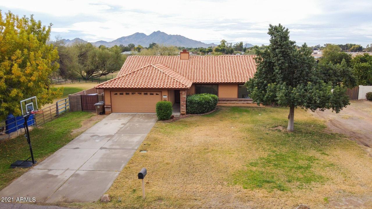 19401 E Calle De Flores, Queen Creek, AZ 85142