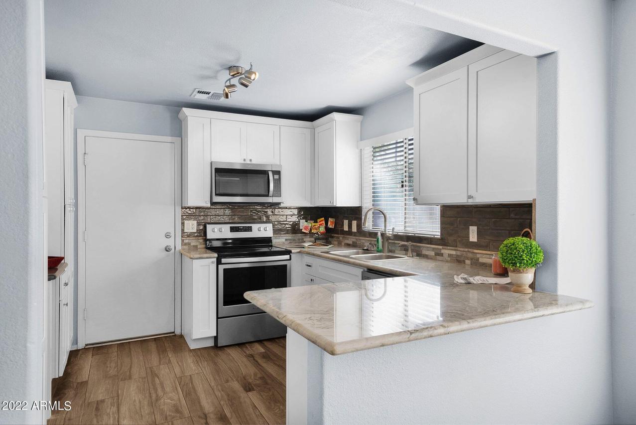 14456 S 43rd St., Phoenix, AZ 85044