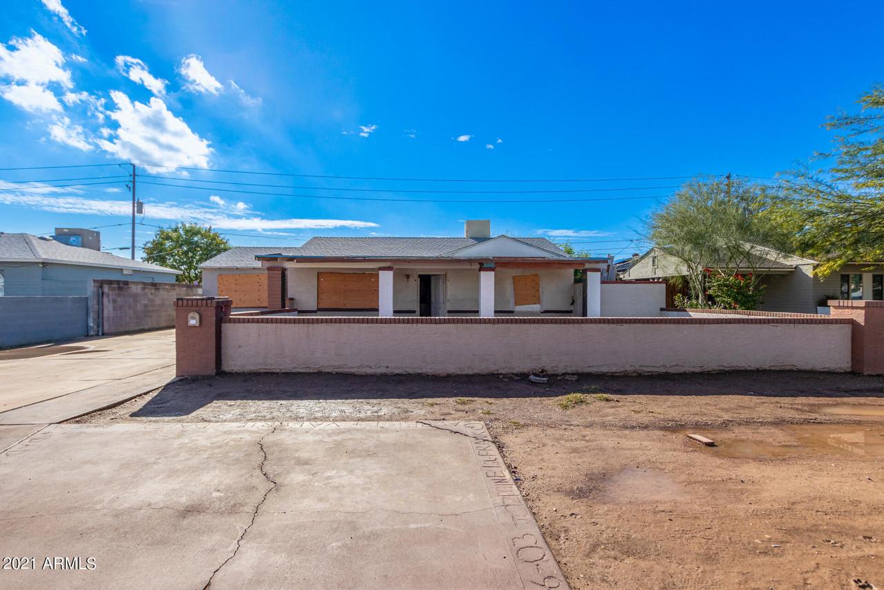 2939 W Roosevelt St., Phoenix, AZ 85009