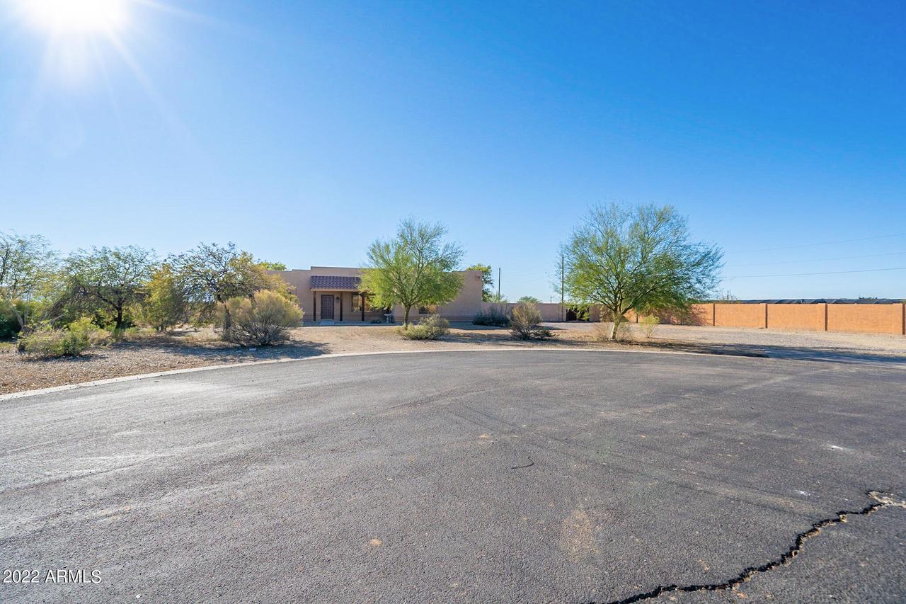 24927 W Red Robin Dr., Wittmann, AZ 85361