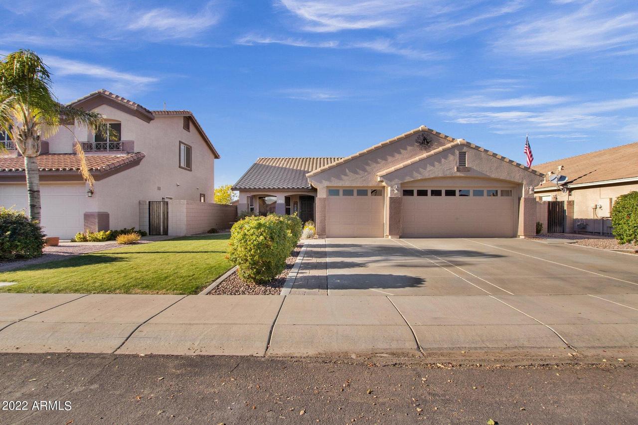 3460 S Joshua Tree Ln., Gilbert, AZ 85297
