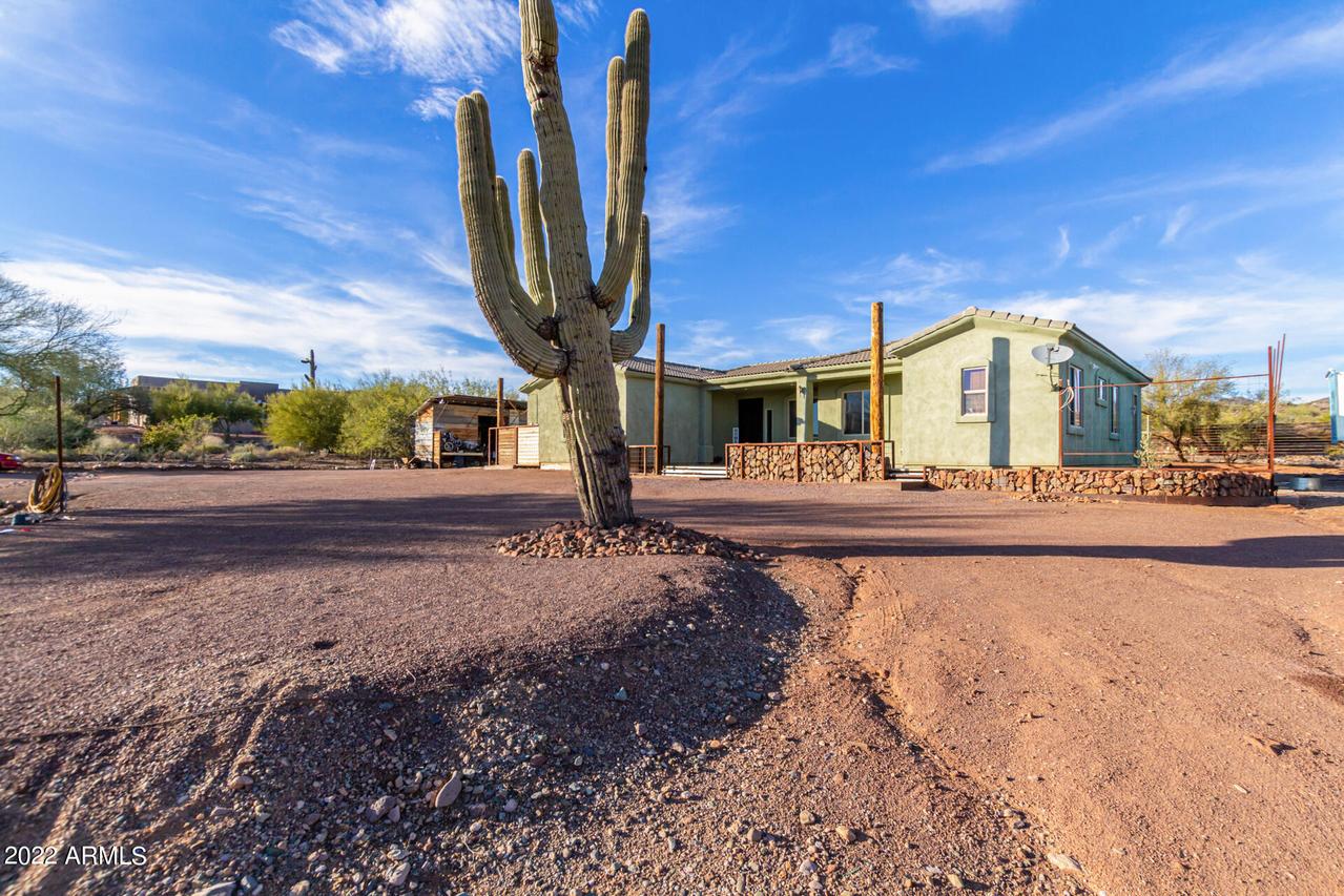 47821 N 15th Ln., New River, AZ 85087
