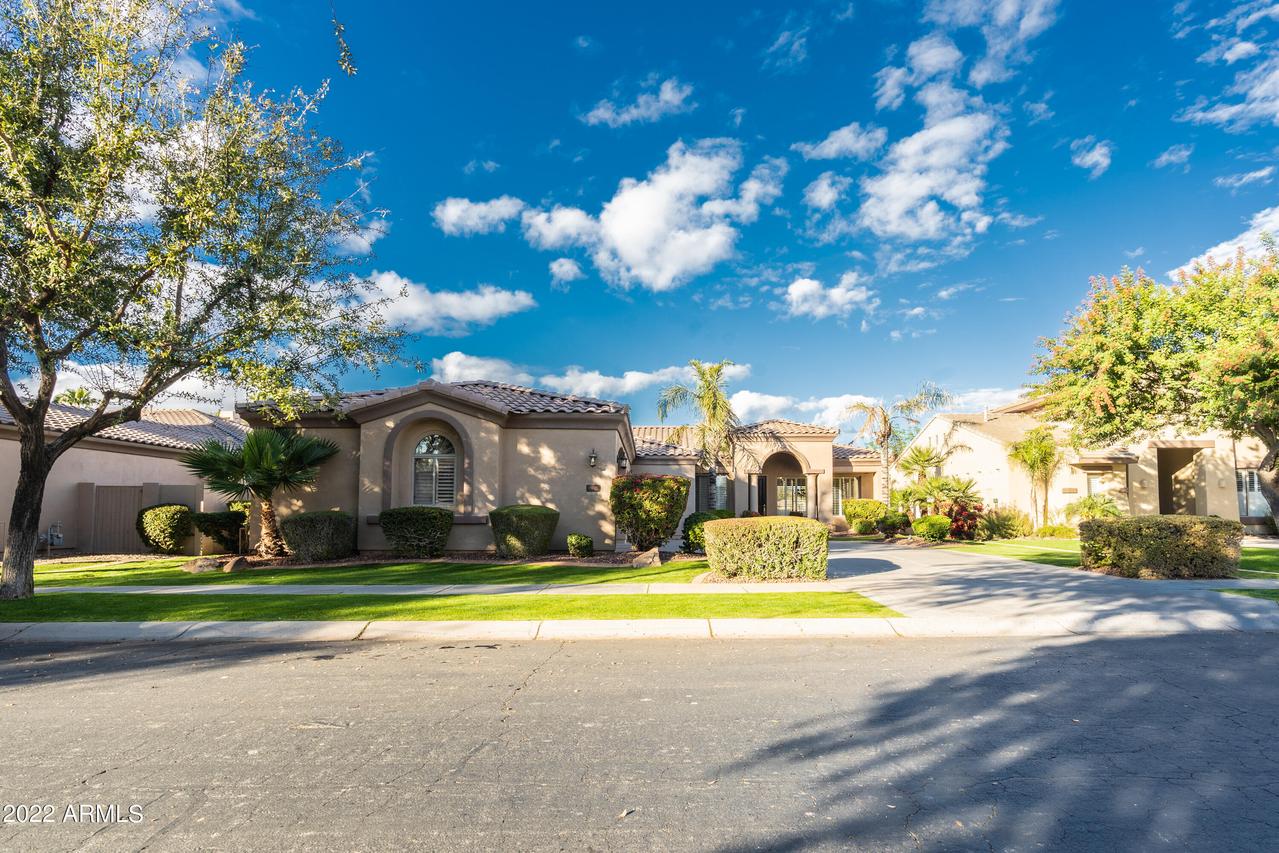 1750 W Bartlett Way, Chandler, AZ 85248