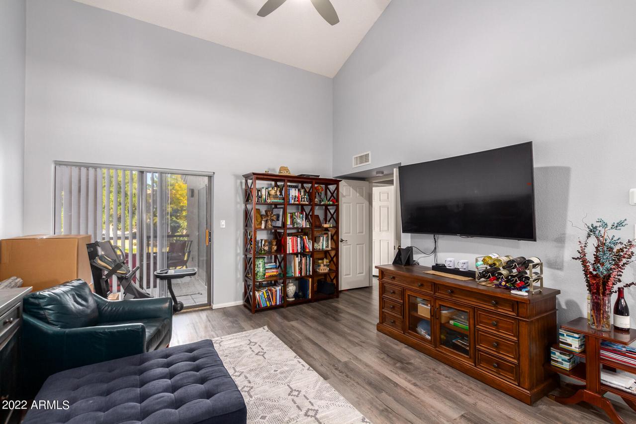 9550 N 94th Pl. #204, Scottsdale, AZ 85258