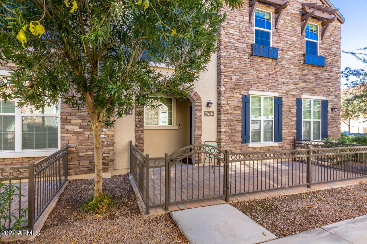 4752 E Portola Valley Dr. #102, Gilbert, AZ 85297