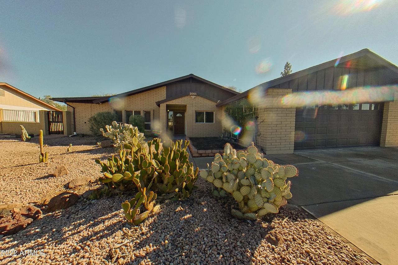 2061 S Rogers St., Mesa, AZ 85202