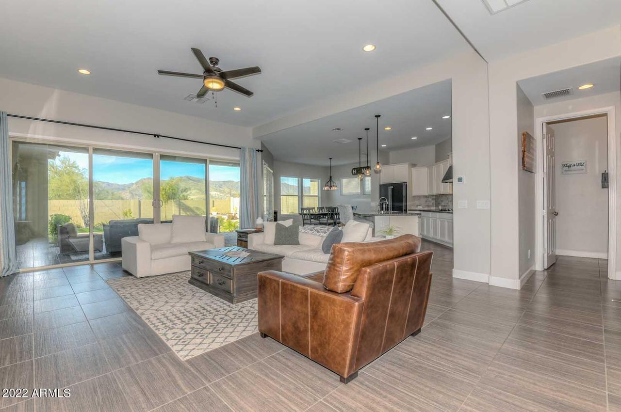 5614 N 190th Dr., Litchfield Park, AZ 85340