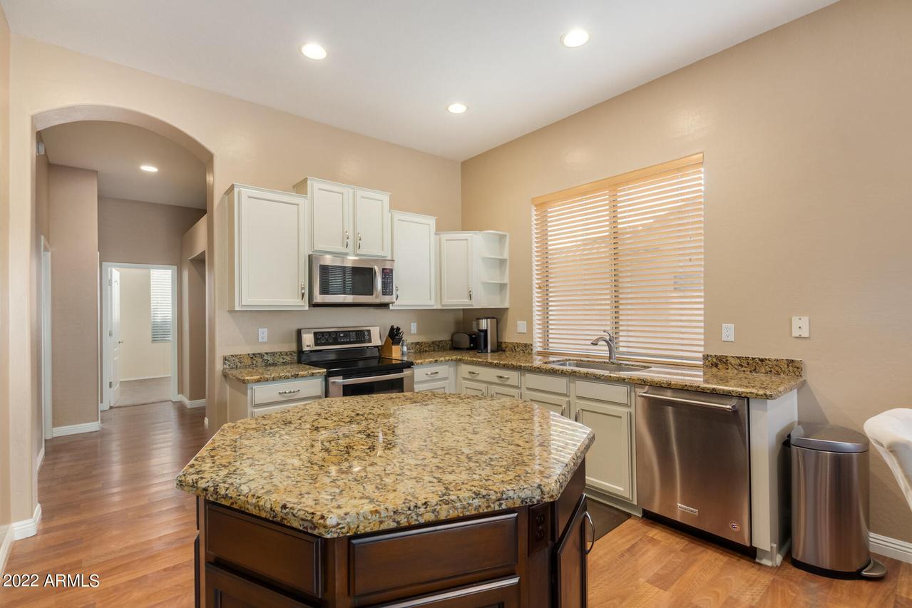 1352 W Longhorn Dr., Chandler, AZ 85286