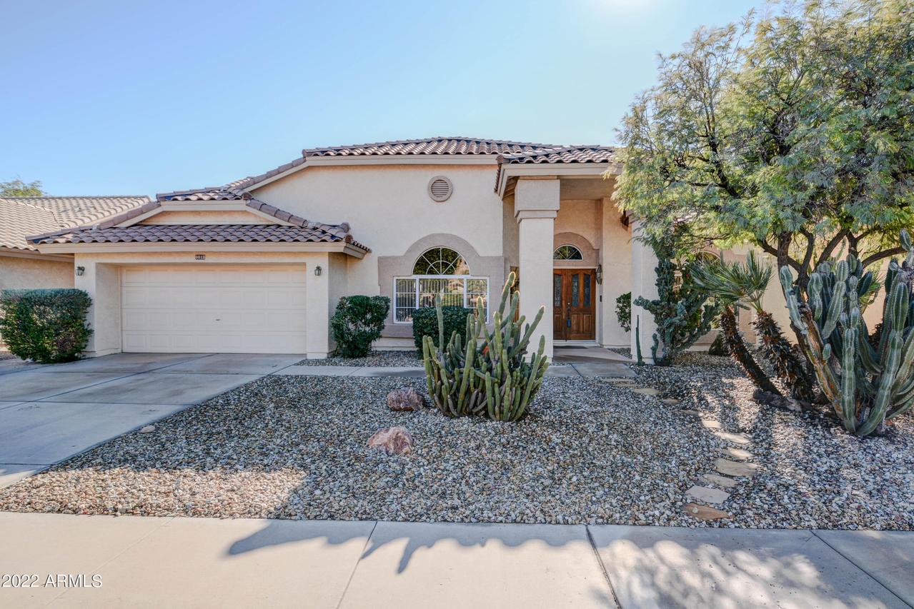 9013 W Kerry Ln., Peoria, AZ 85382