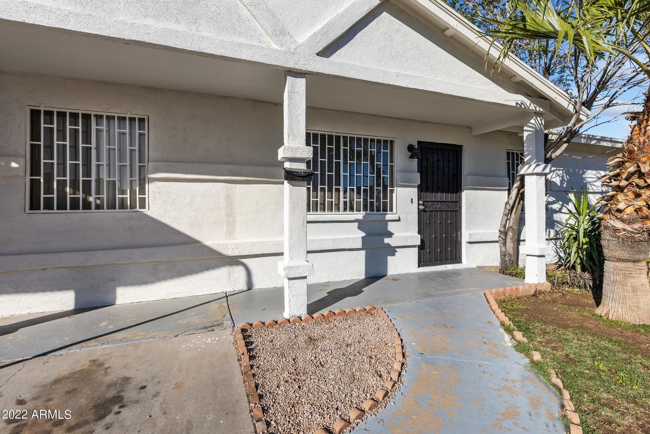 2502 N 58th Ln., Phoenix, AZ 85035