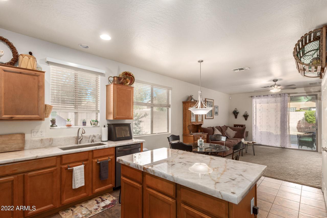 2252 W Via Caballo Blanco, Phoenix, AZ 85085