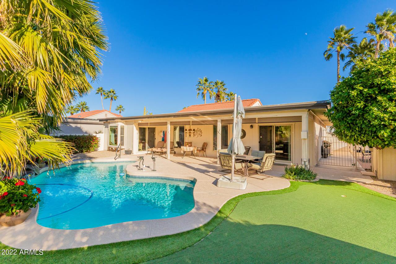 26026 S Foxglenn Dr., Sun Lakes, AZ 85248