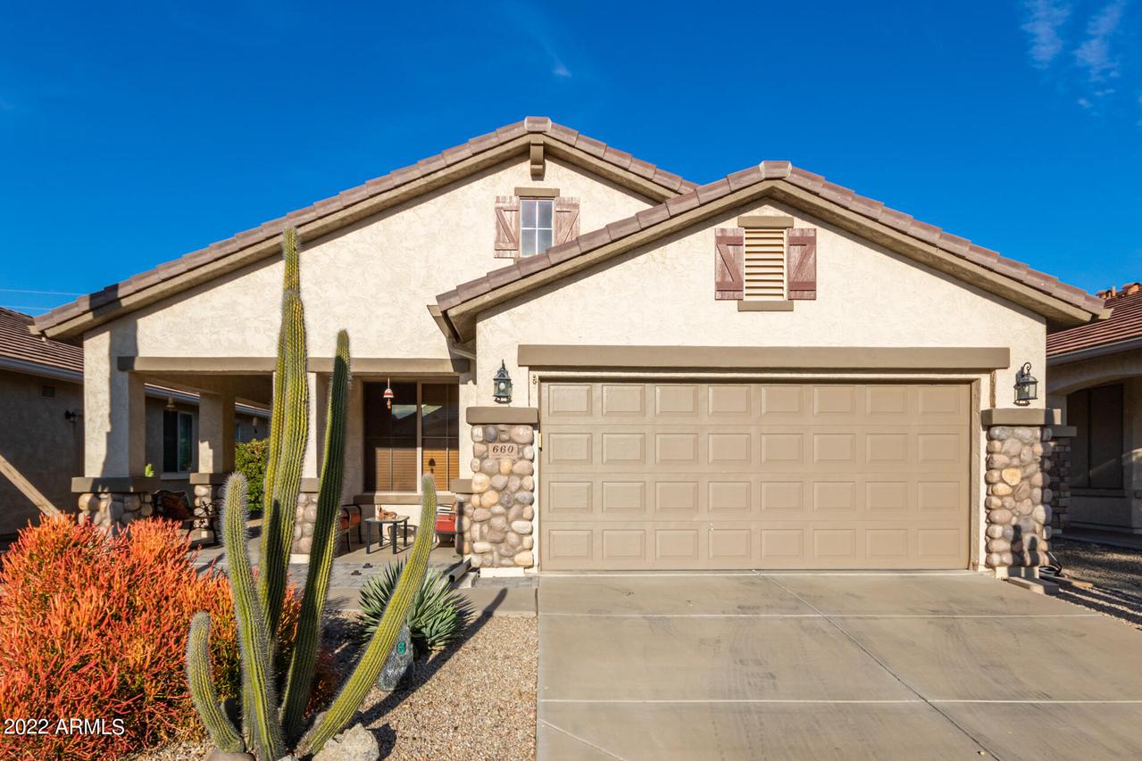 660 W Twin Peaks Pkwy., San Tan Valley, AZ 85143