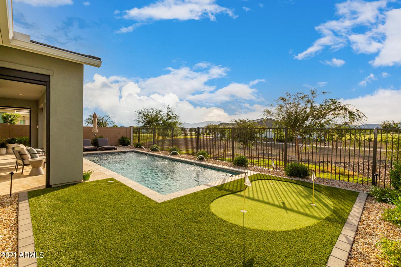 11656 N San Clemente St., Surprise, AZ 85388