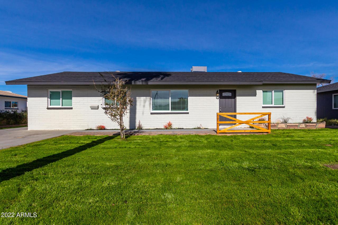 2044 W 1st St., Mesa, AZ 85201