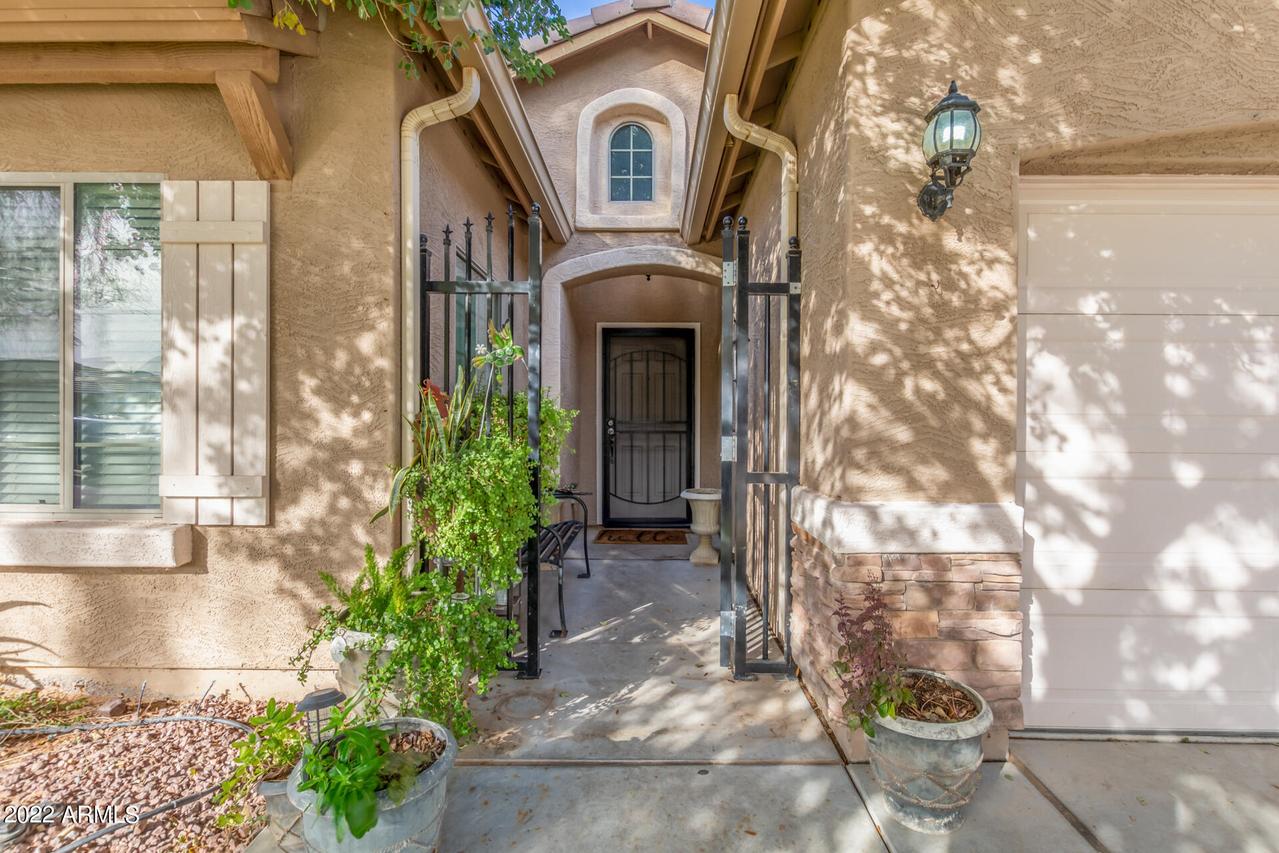 10206 W Luxton Ln., Tolleson, AZ 85353