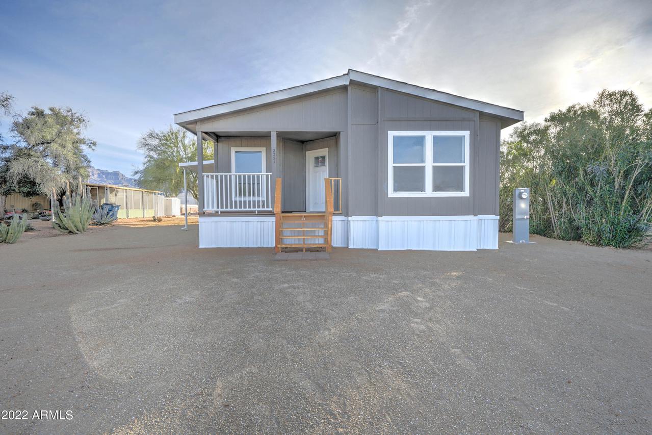 2251 S Descanso Rd., Apache Junction, AZ 85119