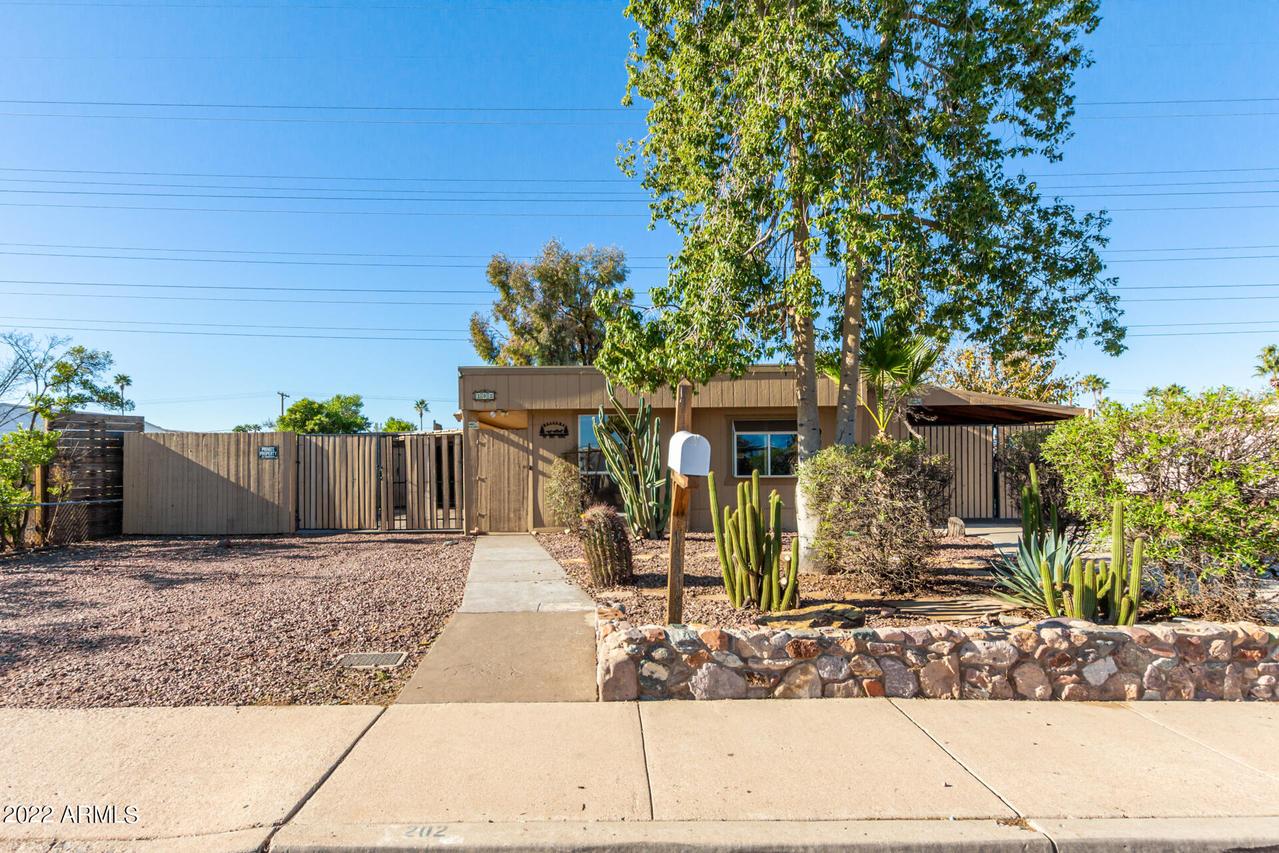 202 S 38th St., Mesa, AZ 85206