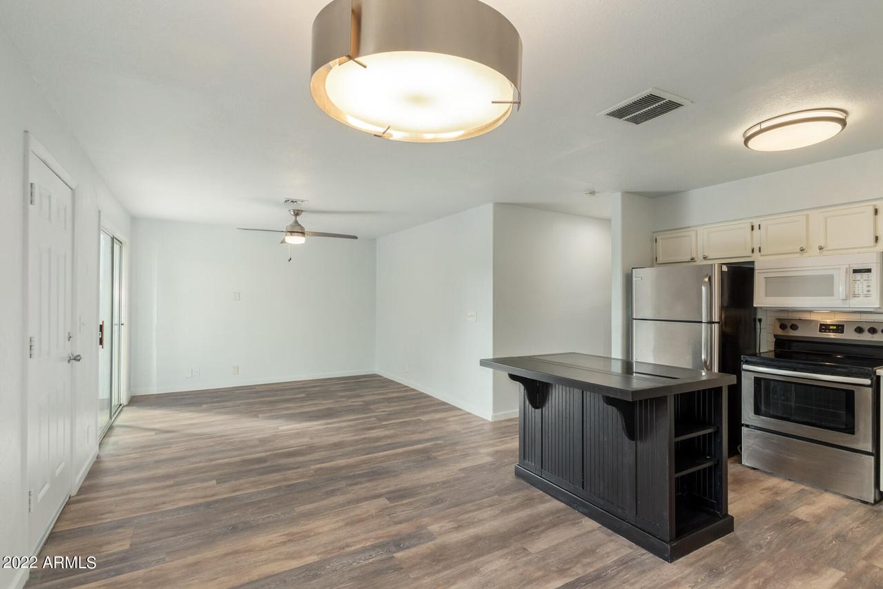 286 W Palomino Dr. #200, Chandler, AZ 85225