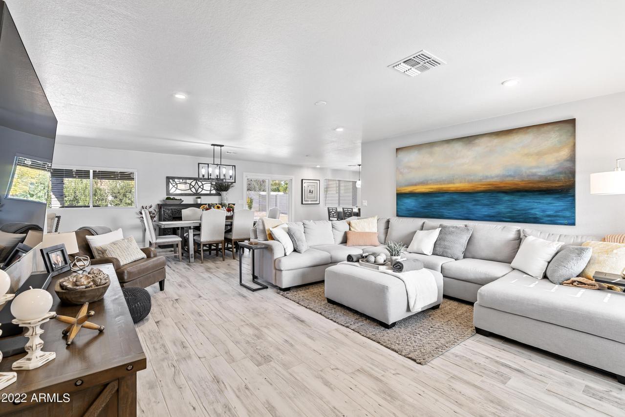 4430 E Sharon Dr., Phoenix, AZ 85032