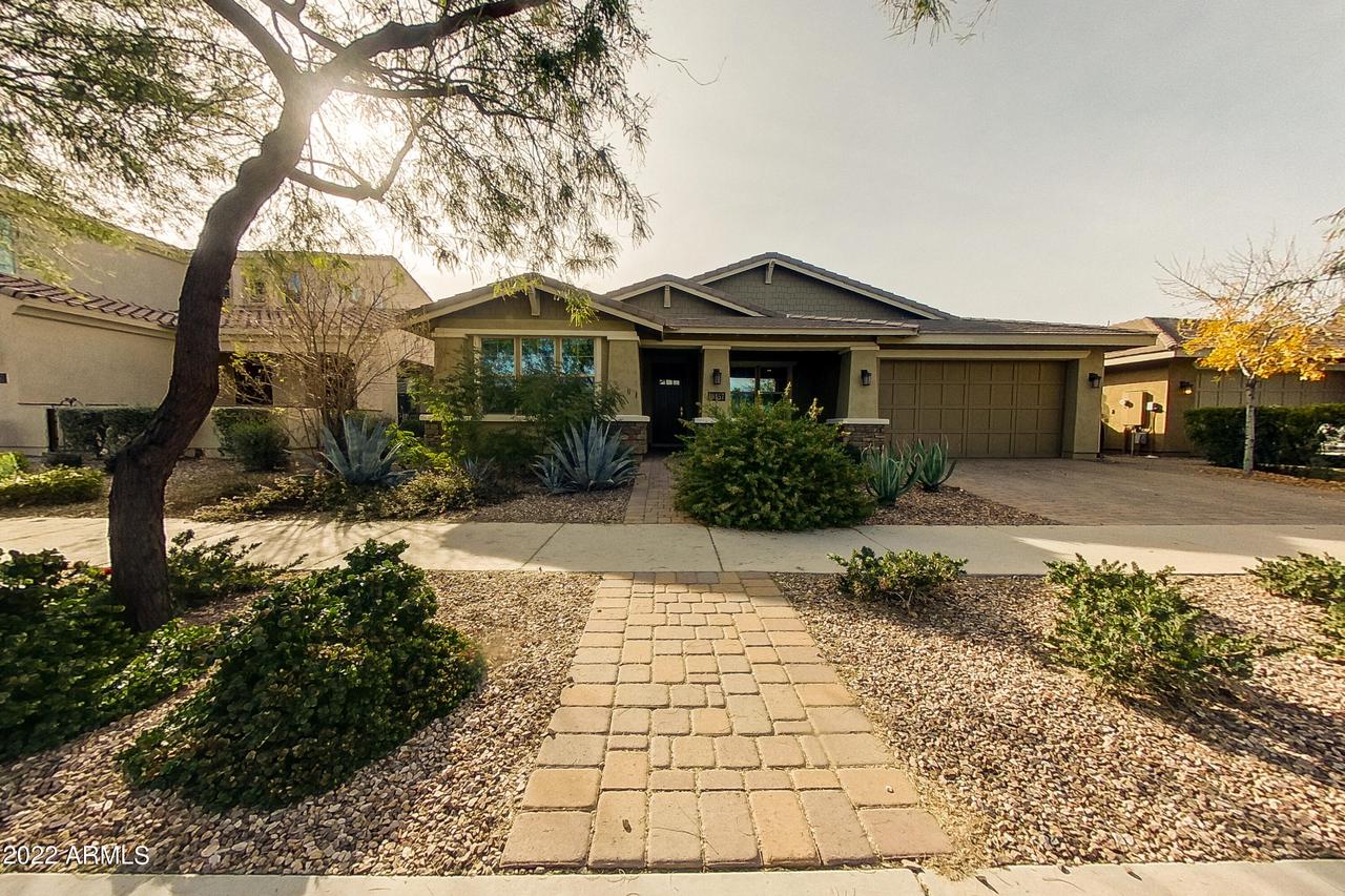 10457 E Pivitol Ave., Mesa, AZ 85212