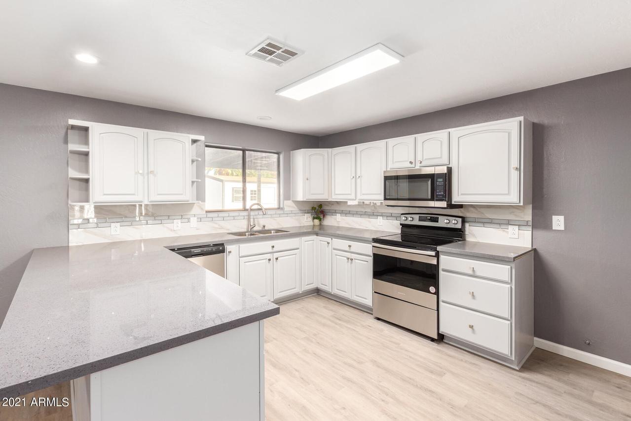 5740 W Cholla St., Glendale, AZ 85304
