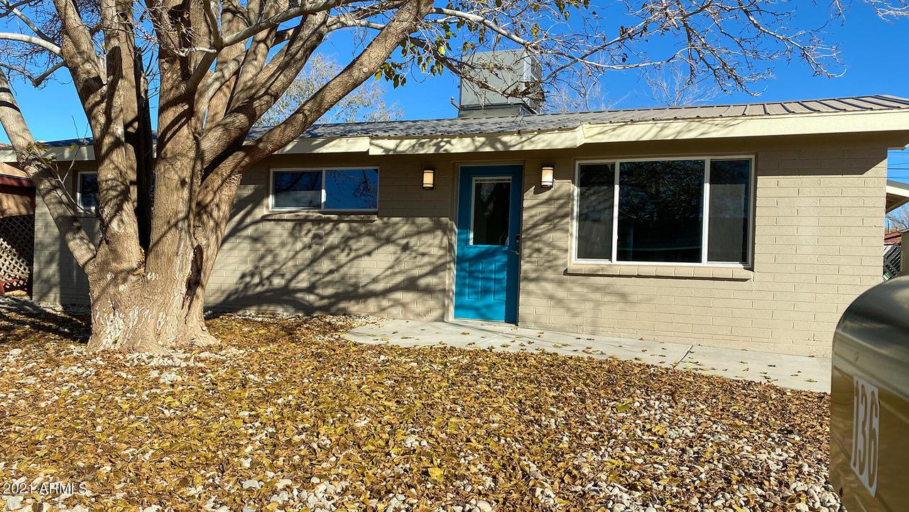 136 Navajo Dr., Winslow, AZ 86047