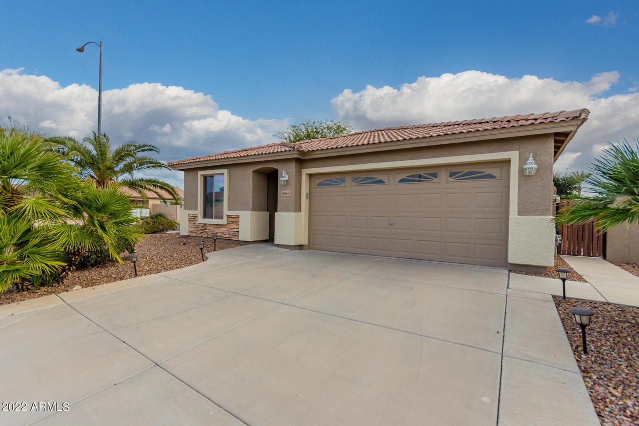19619 N 107th Dr., Sun City, AZ 85373