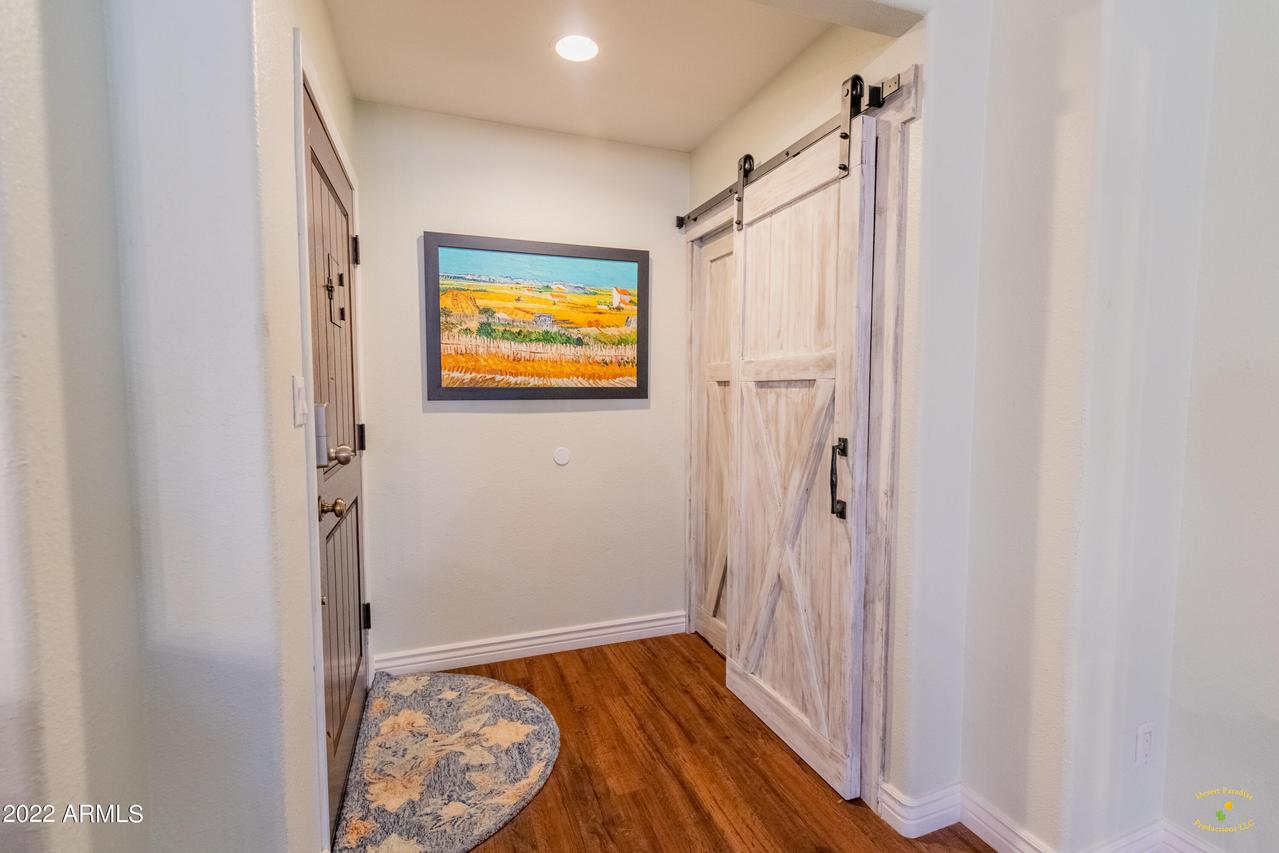 1102 E Roberts Rd., Phoenix, AZ 85022