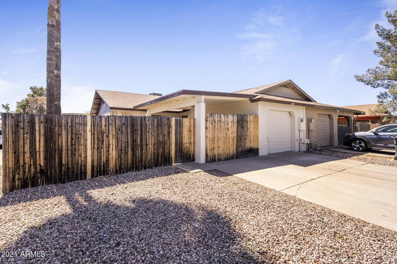 1261 E Harmony Cir., Mesa, AZ 85204