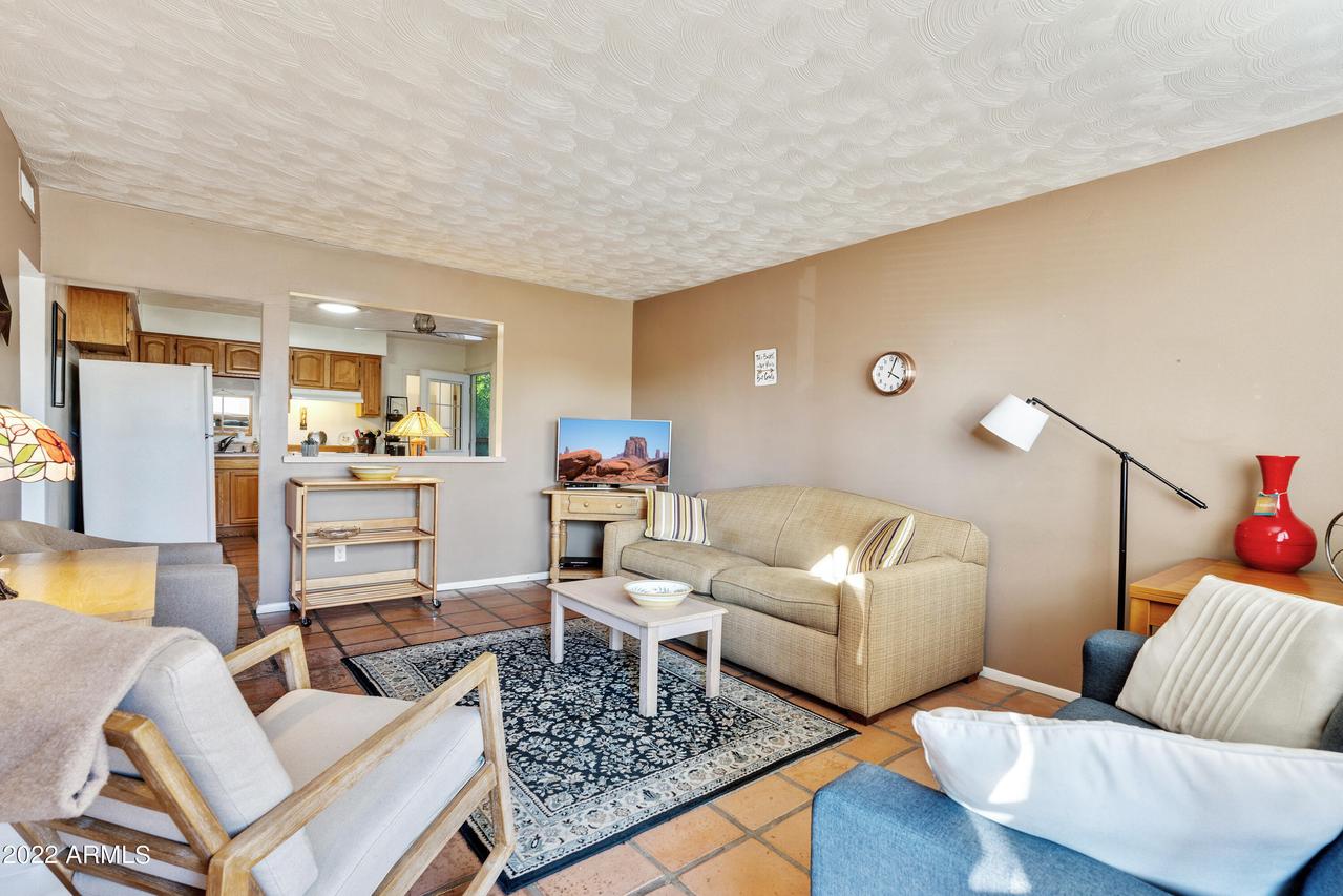 1402 E Malapai Dr., Phoenix, AZ 85020