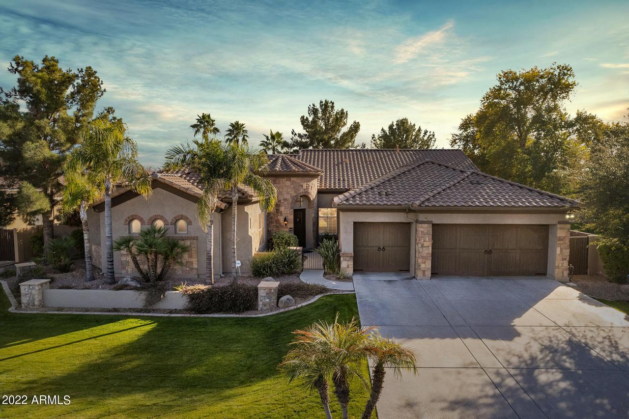 635 E County Down Dr., Chandler, AZ 85249