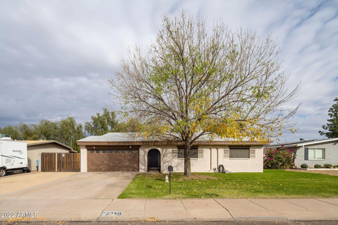 2910 W Shaw Butte Dr., Phoenix, AZ 85029