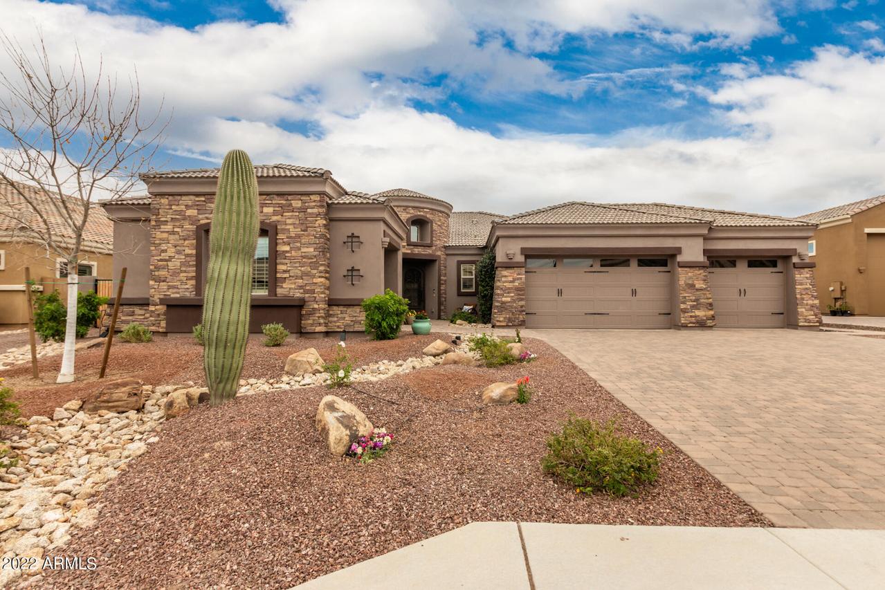 10015 E Grandview St., Mesa, AZ 85207
