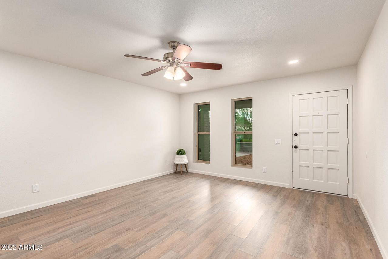 1016 E Hampton Ave., Mesa, AZ 85204