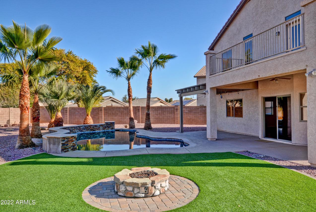 13194 W Gelding Cir., Surprise, AZ 85379