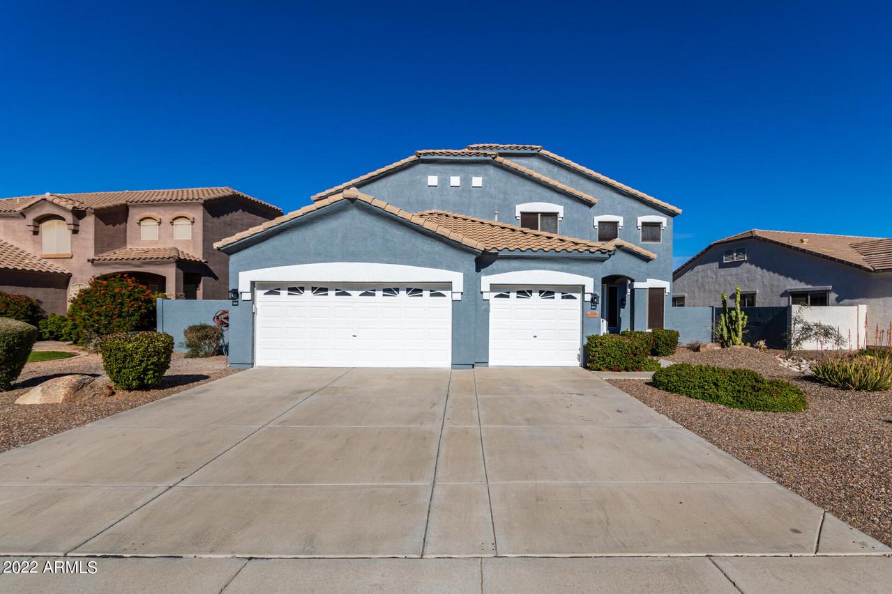 1042 E San Tan Dr., Gilbert, AZ 85296
