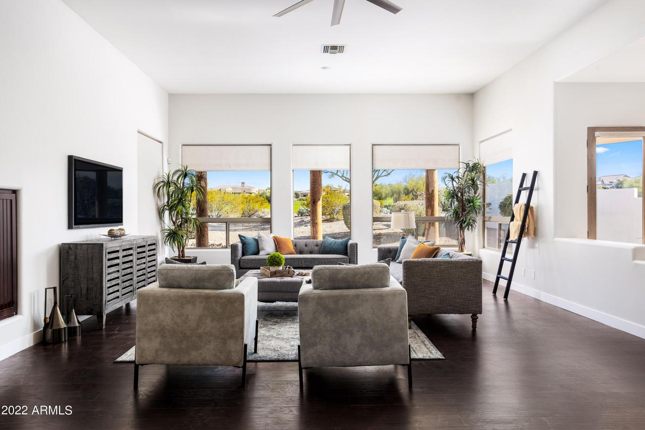 7130 E Saddleback St. #10, Mesa, AZ 85207