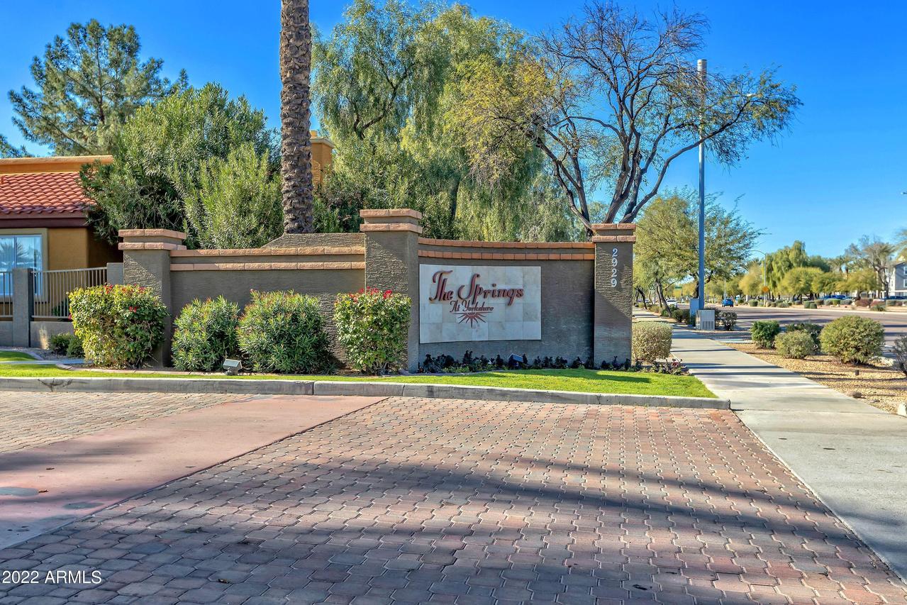 2929 W Yorkshire Dr. #1128, Phoenix, AZ 85027