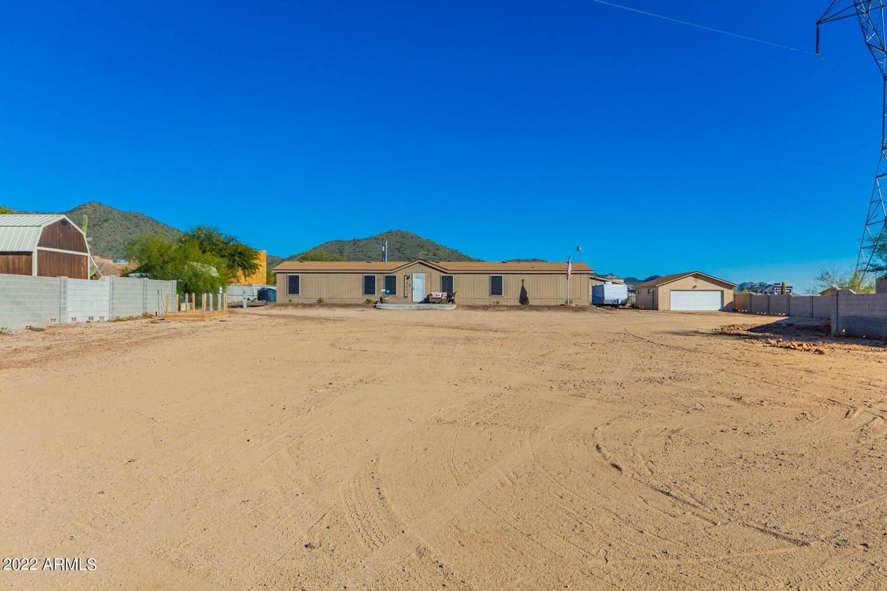 39935 N New River Rd., Phoenix, AZ 85086