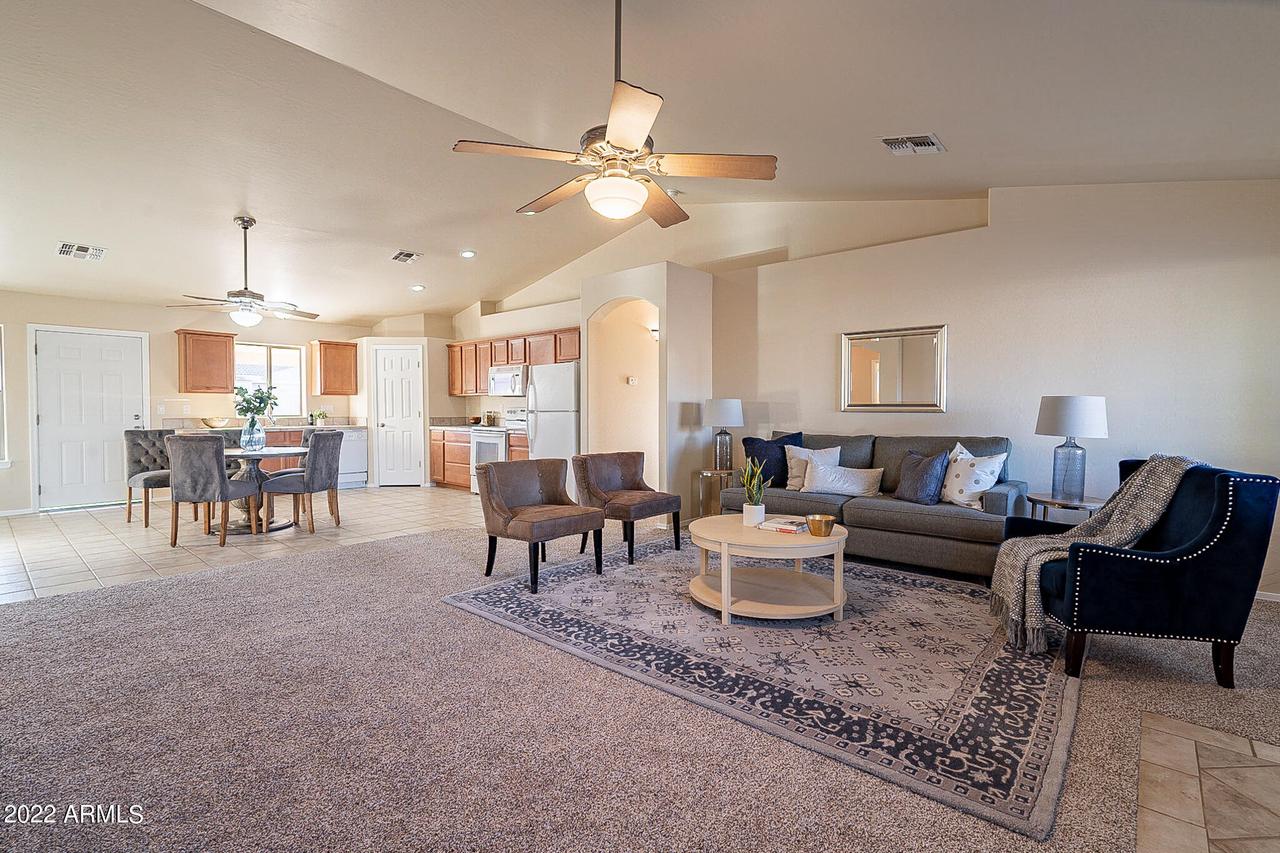 9541 W Hartigan Pl., Arizona City, AZ 85123