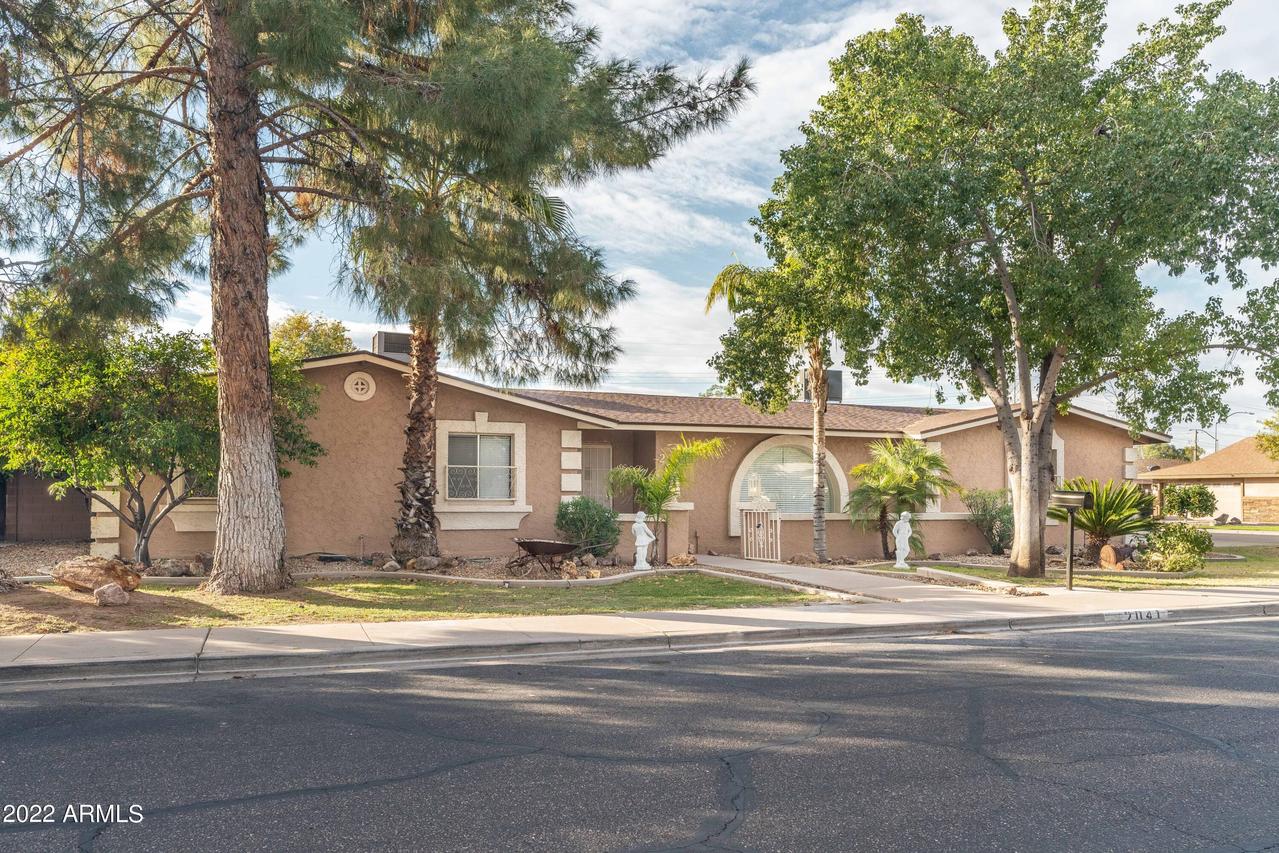 2041 E Des Moines St., Mesa, AZ 85213