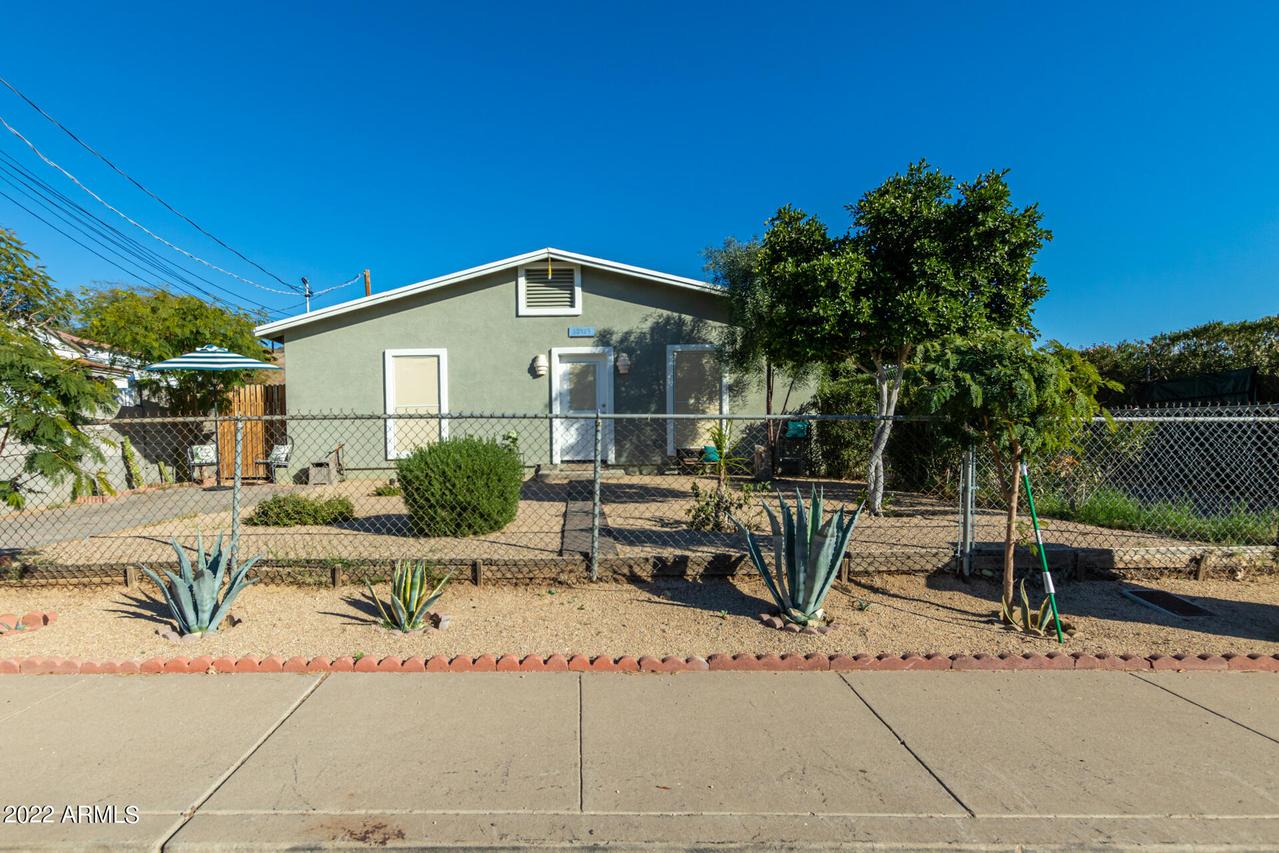 10417 N 13th Ave., Phoenix, AZ 85021