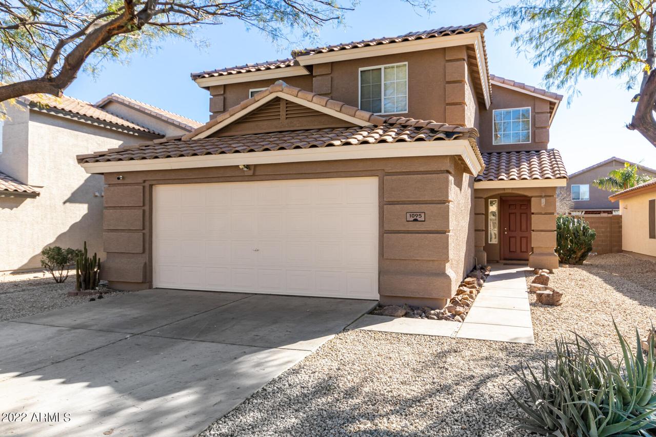 1095 E Stardust Way, San Tan Valley, AZ 85143