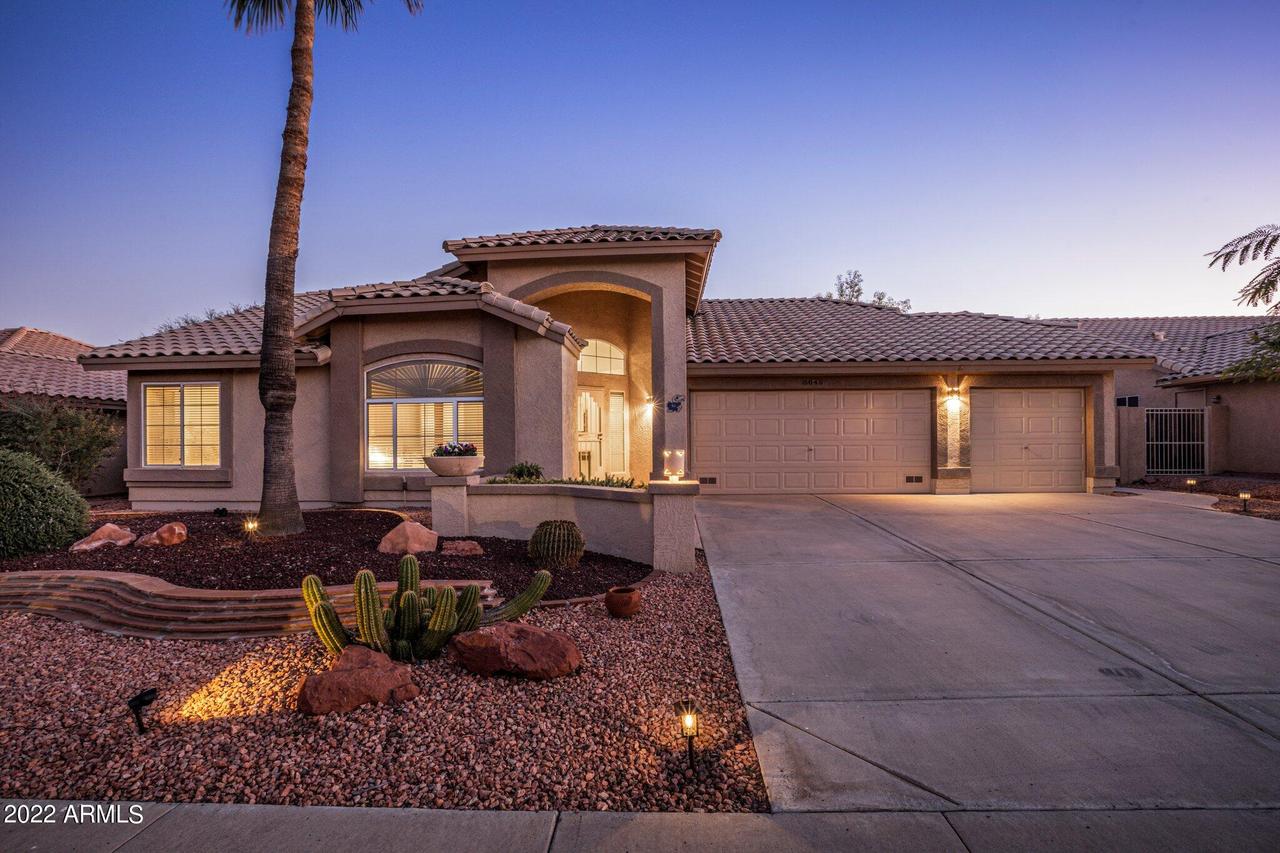 8645 W Mcrae Way, Peoria, AZ 85382